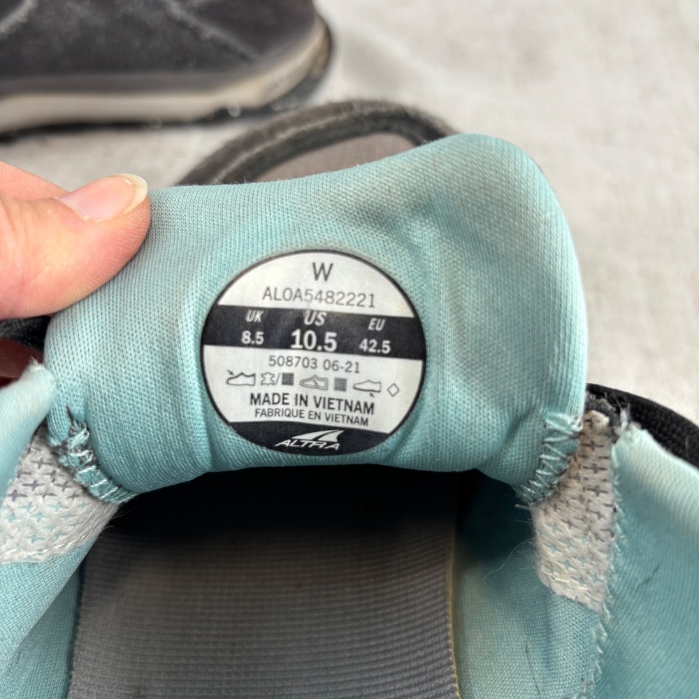 Altra Lone Peak Alpine Trail Shoes Gray Suede Hiking Sneakers Women's Size 10.5 - Picture 9 of 11